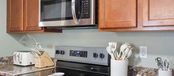3BR 2BA Pet-Friendly + Family Ready - Near LRAFB, Highspeed WiFi