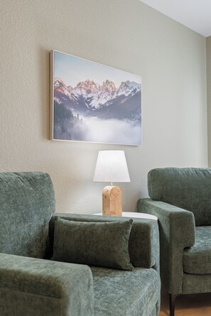 Living area - 3BR 2BA Pet-Friendly + Family Ready - Near LRAFB, Highspeed WiFi (Austin)