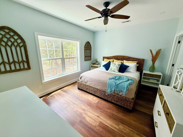 2 bedrooms, iron/ironing board, WiFi, bed sheets