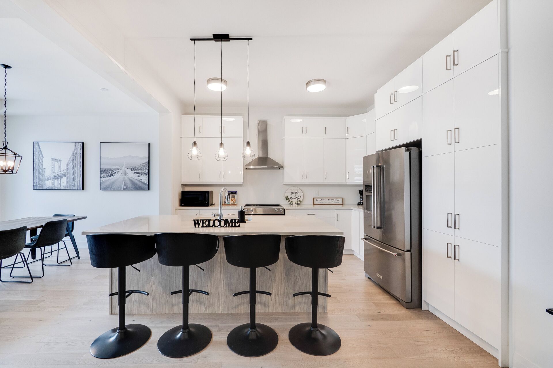 Micro-ondes, four, plaque de cuisson, lave-vaisselle