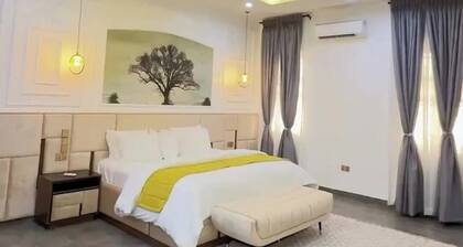 Calli's Court Apartment