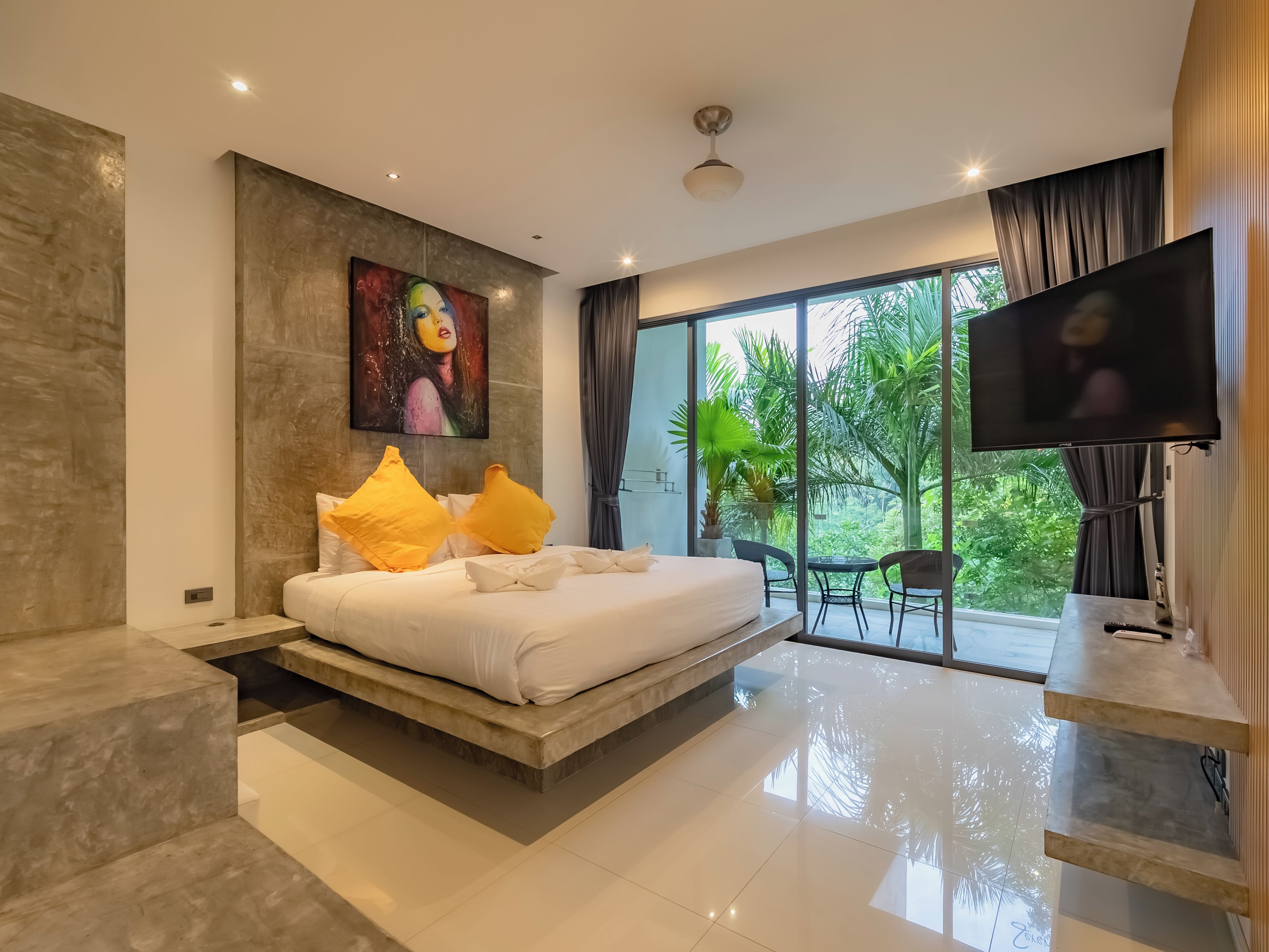 12 bedrooms, iron/ironing board, WiFi, bed sheets