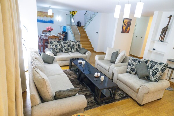 Living area - Luxurious 3-bedroom duplex apartment (Nairobi)