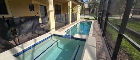 Et oppvarmet basseng