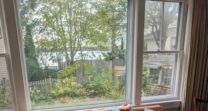 1880 Victorian apartment just renovated! Harbor views, central location. Parking