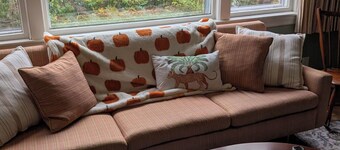 1880 Victorian apartment just renovated! Harbor views, central location. Parking