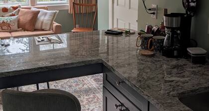 1880 updated Victorian 1st floor, water views