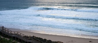 Country retreat 5 minutes from the fantastic beaches of Meco. Family Space