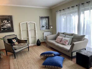 TV - Country retreat 5 minutes from the fantastic beaches of Meco. Family Space (Setúbal)