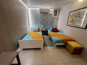3 bedrooms, iron/ironing board, Internet, bed sheets - Bright villa + heated pool - relaxation & immediate beach (Sainte-Maxime)