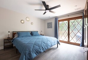 9 bedrooms, iron/ironing board, WiFi, bed sheets