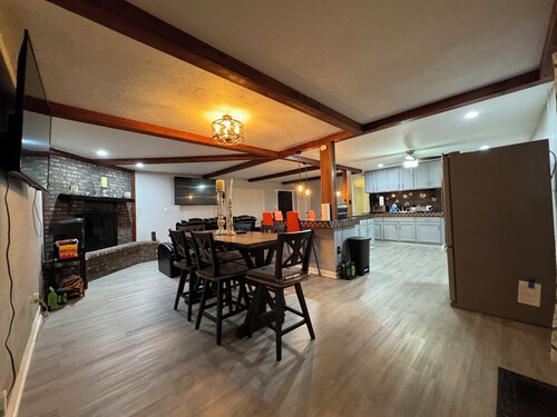 Soothing 3-bedroom house with AC in Richton Park