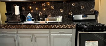 Soothing 3-bedroom house with AC in Richton Park