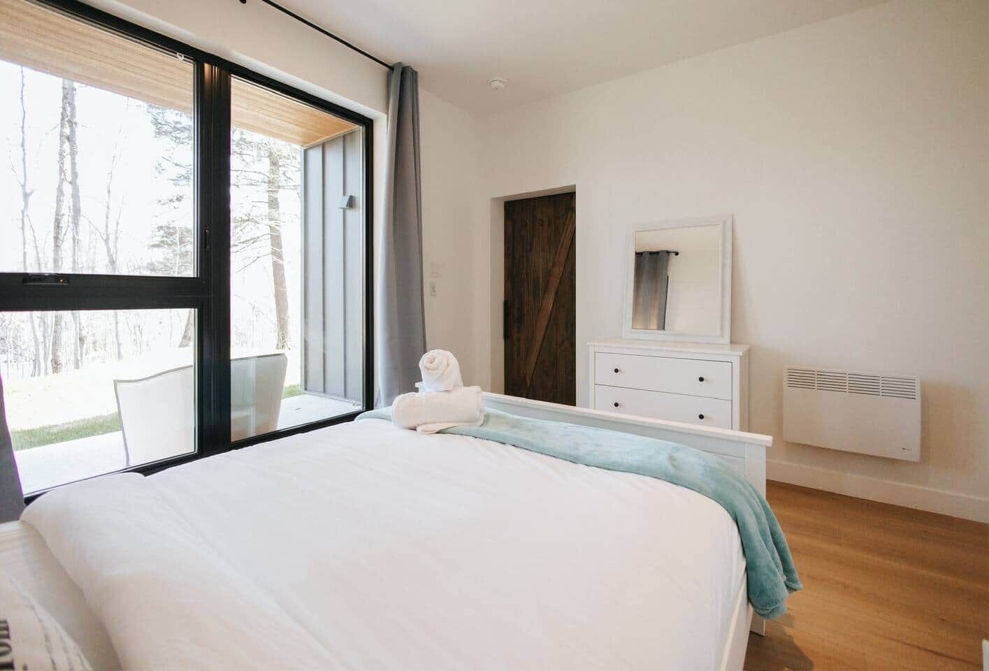 2 عدّة غرف نوم وواي فاي وملاءات أسرّة