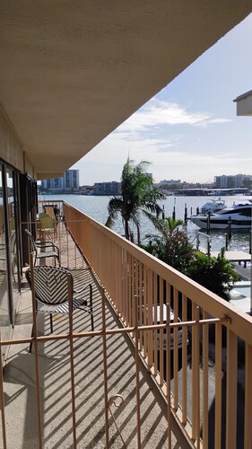 Sun Harbor-Bay Haven 4 min walk to the beach, dog friendly, boat dock