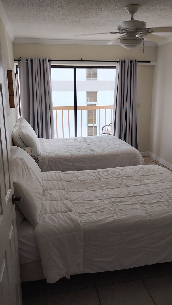 Iron/ironing board, WiFi