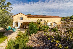 Exterior - Guest Room 'Le Moulin De Mayence Coeur Vanille' with Shared Pool, Wi-Fi and Air Conditioning (Plazac)