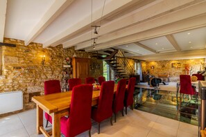 Dining - Guest Room 'Le Moulin De Mayence Coeur Vanille' with Shared Pool, Wi-Fi and Air Conditioning (Plazac)