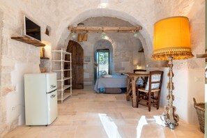 Room - Villa 'Trulli E Frasche, Intera' with Private Pool, Wi-Fi and Air Conditioning (Martina Franca)