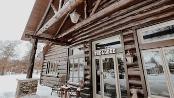 تفاصيل الفندق من الخارج