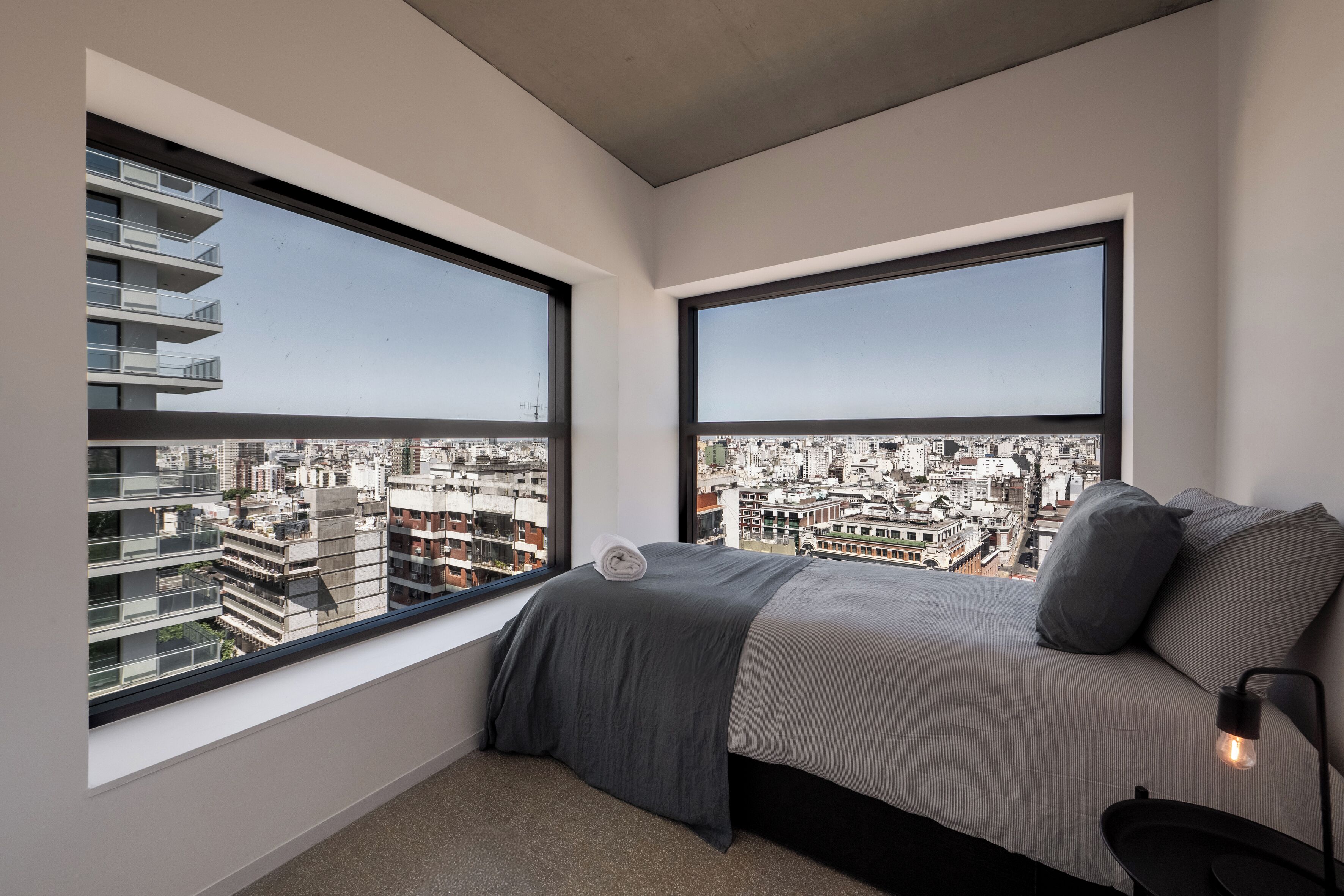 Caja de seguridad en la habitación, wifi gratis y ropa de cama 