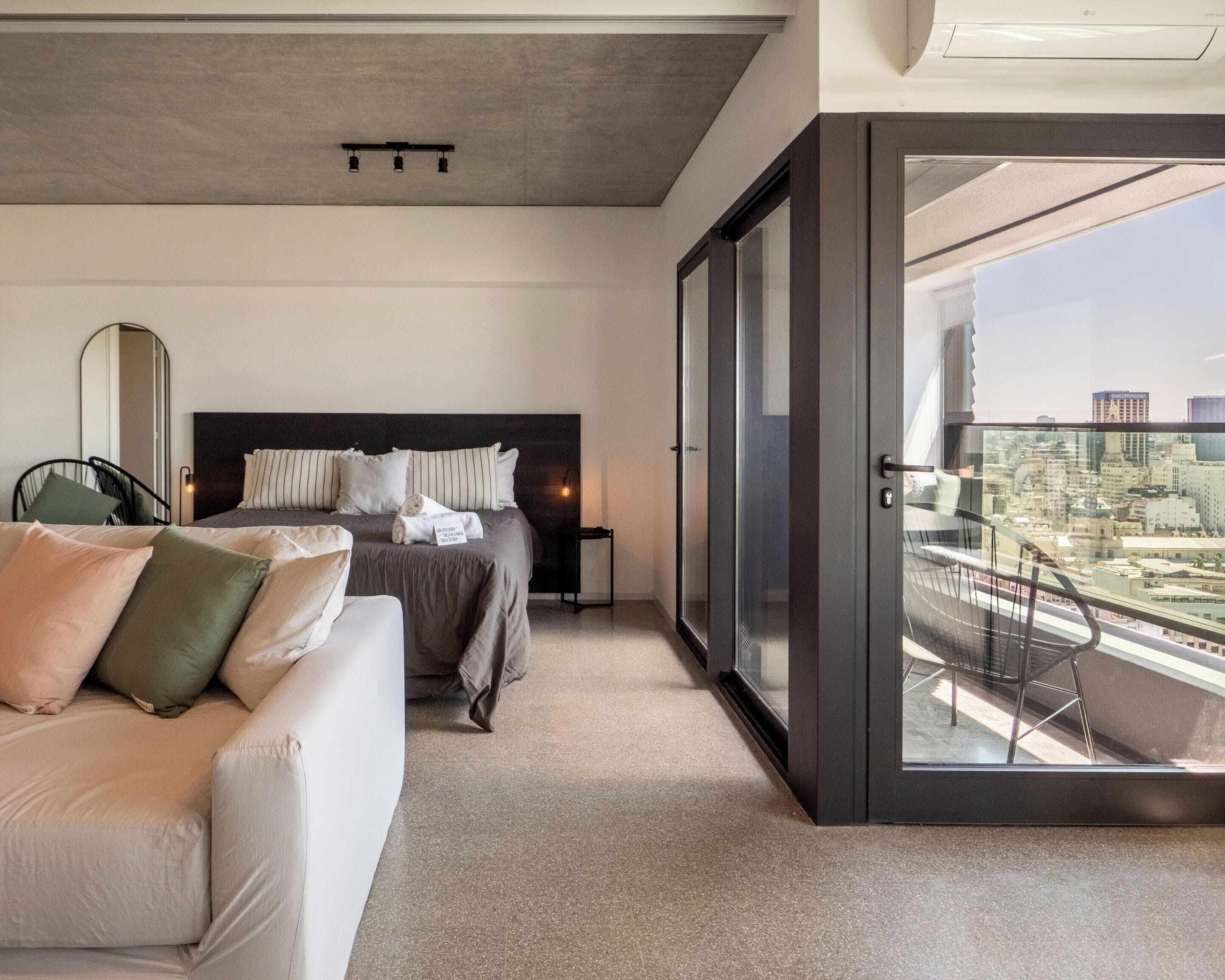 In-room safe, free WiFi, bed sheets
