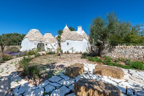 Exterior - Trullo 'Pagliaio' with Shared Pool, Wi-Fi and Air Conditioning (San Paolo)