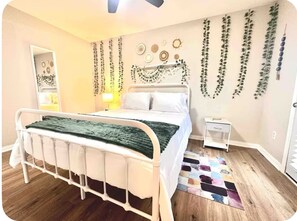 Iron/ironing board, WiFi, bed sheets