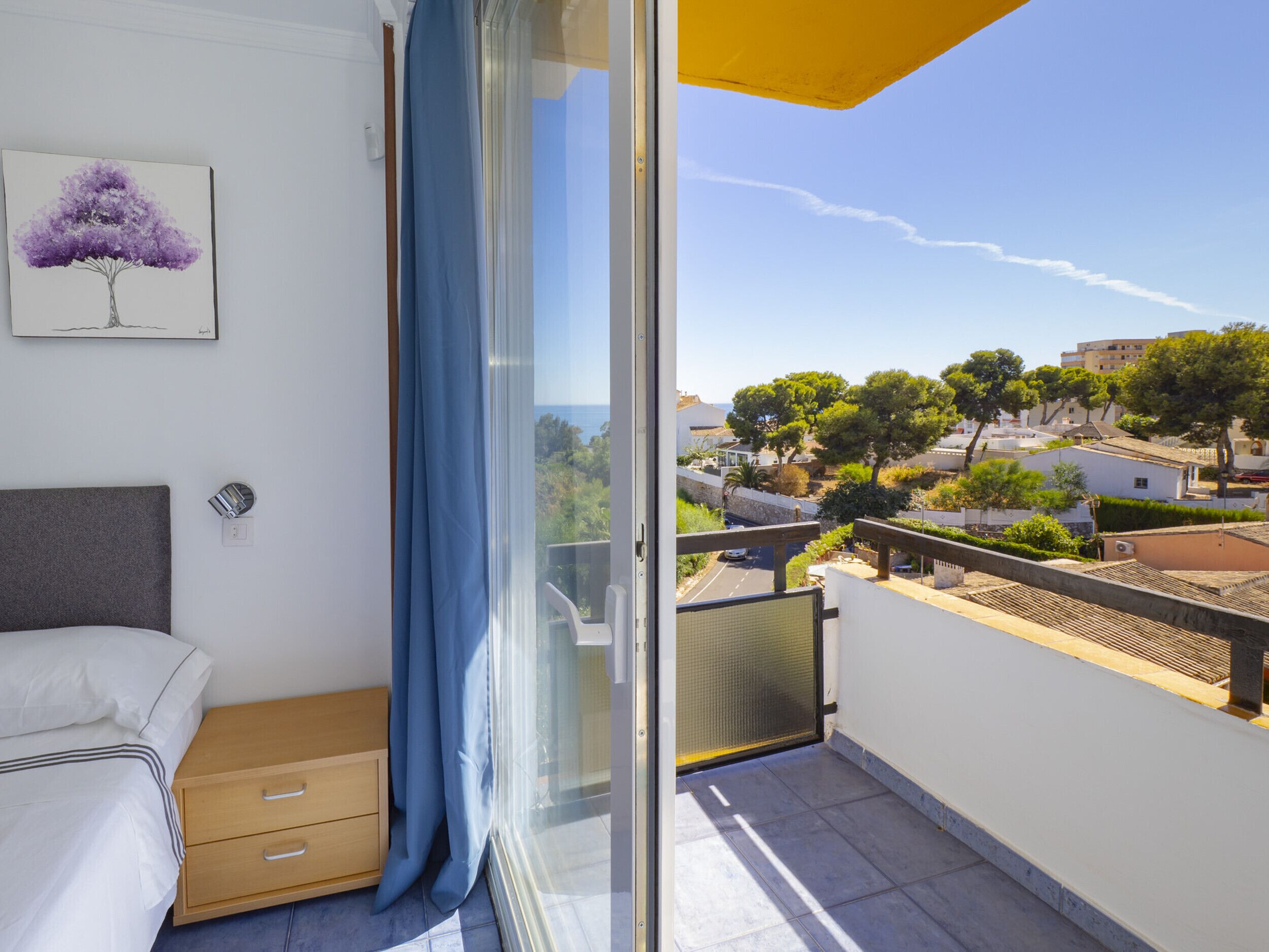 Een strijkplank/strijkijzer, gratis wifi, beddengoed