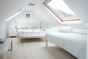 3 bedrooms, free WiFi, bed sheets