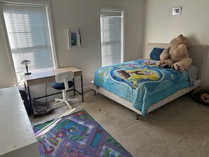 7 bedrooms, iron/ironing board, Internet, bed sheets