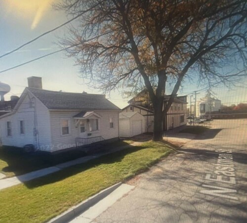 Steps to Metra - Fully Updated - Sleeps 7