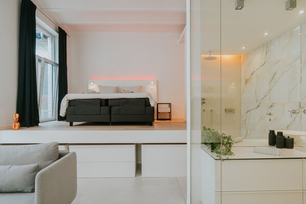 1 chambre, fer et planche à repasser, Wi-Fi, draps fournis