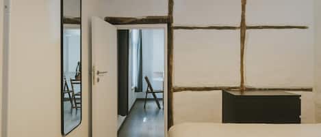 2 quartos, ferros/tábuas de passar roupa, Wi-Fi, roupa de cama