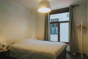2 bedrooms, iron/ironing board, WiFi, bed sheets - 2 bedrooms triplex in historic heart of Liege (Liège)