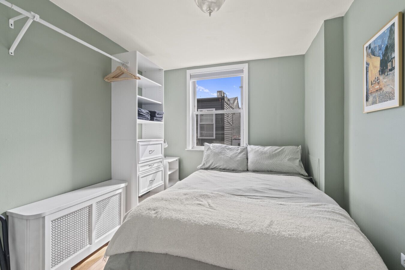3 bedrooms, desk, iron/ironing board, WiFi