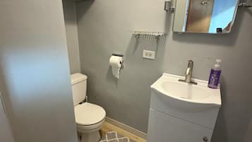 Toallas, jabón, papel de baño