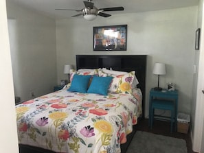 1 habitación, tabla de planchar con plancha, internet y ropa de cama