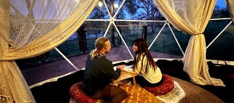 Luxurious Rustic Dome with Private Deck and Picnic Table in California