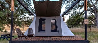 Cute, Lakeside Glamping Bell Tent + Amenities, Wheatland, California