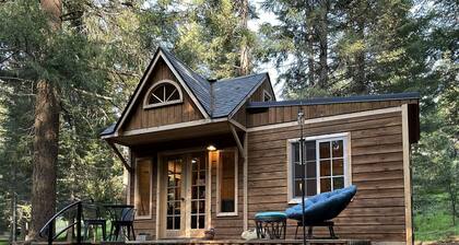 Owl Creek Cabin Mountain Getaway near Ashland, Oregon