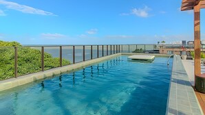 Deluxe Apartment | Pool | Outdoor pool - Get Sense (João Pessoa)