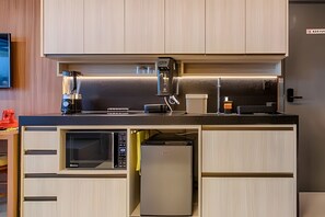 Deluxe Apartment | Private kitchen | Microwave - Get Sense (João Pessoa)
