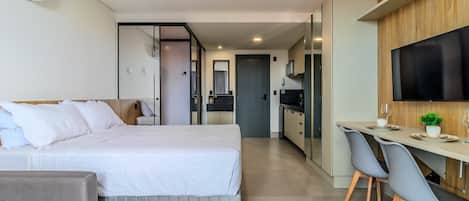 Apartment | Laptop workspace, WiFi (free)
