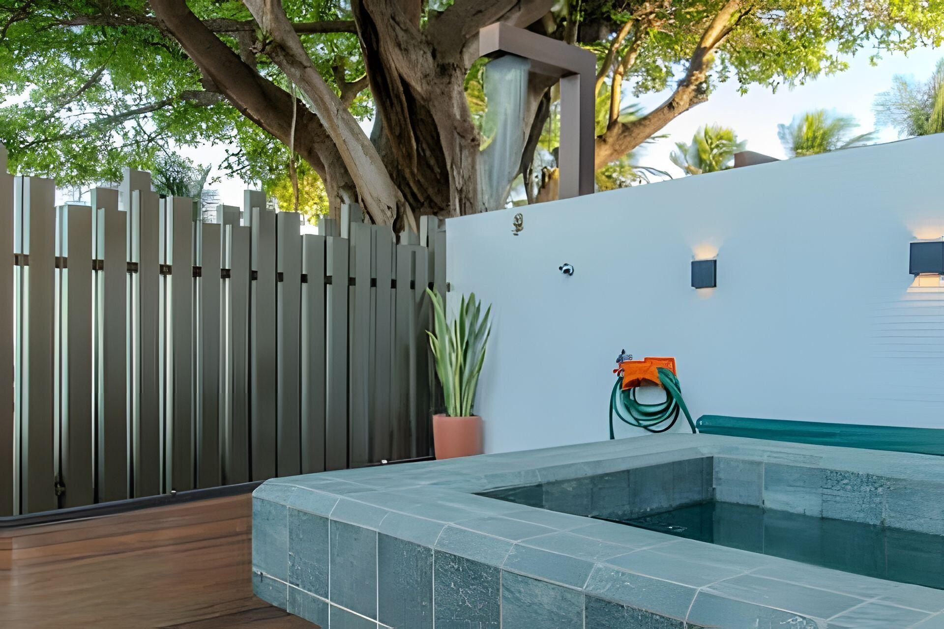 Apartamento Deluxe | Bañera de hidromasaje al aire libre
