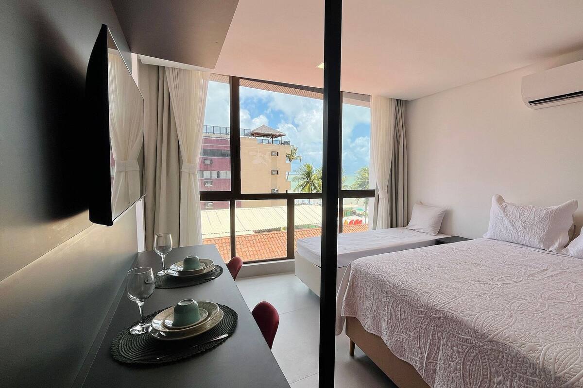 Laptop workspace, free WiFi