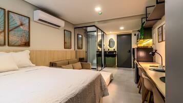 Laptop workspace, free WiFi