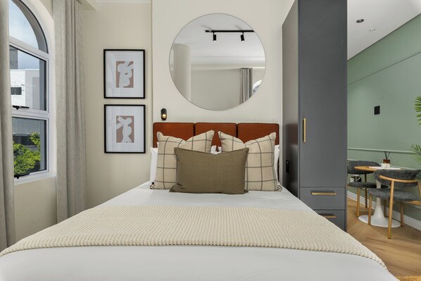 1 غرفة نوم ومكواة/لوح كي وخدمة الإنترنت وملاءات أسرّة