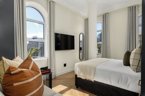 1 bedroom, iron/ironing board, internet, bed sheets