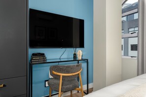 Fer et planche à repasser, accès à Internet, literie fournie